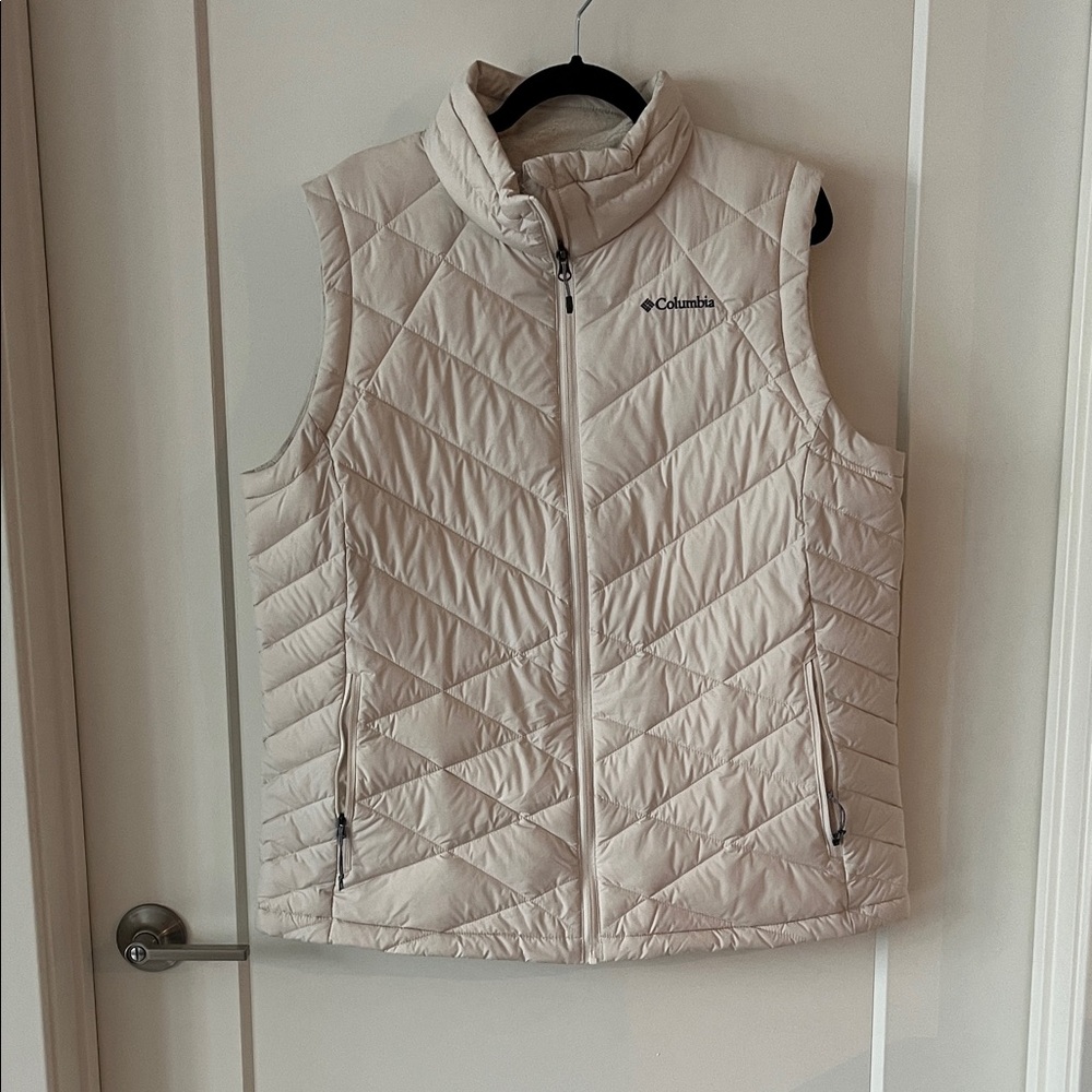 Columbia Off-White Quilted Vest